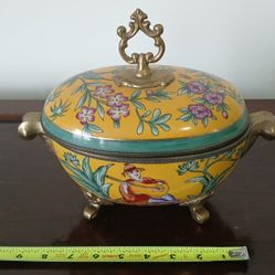 Dominic Italian Regency porcelain covered dish