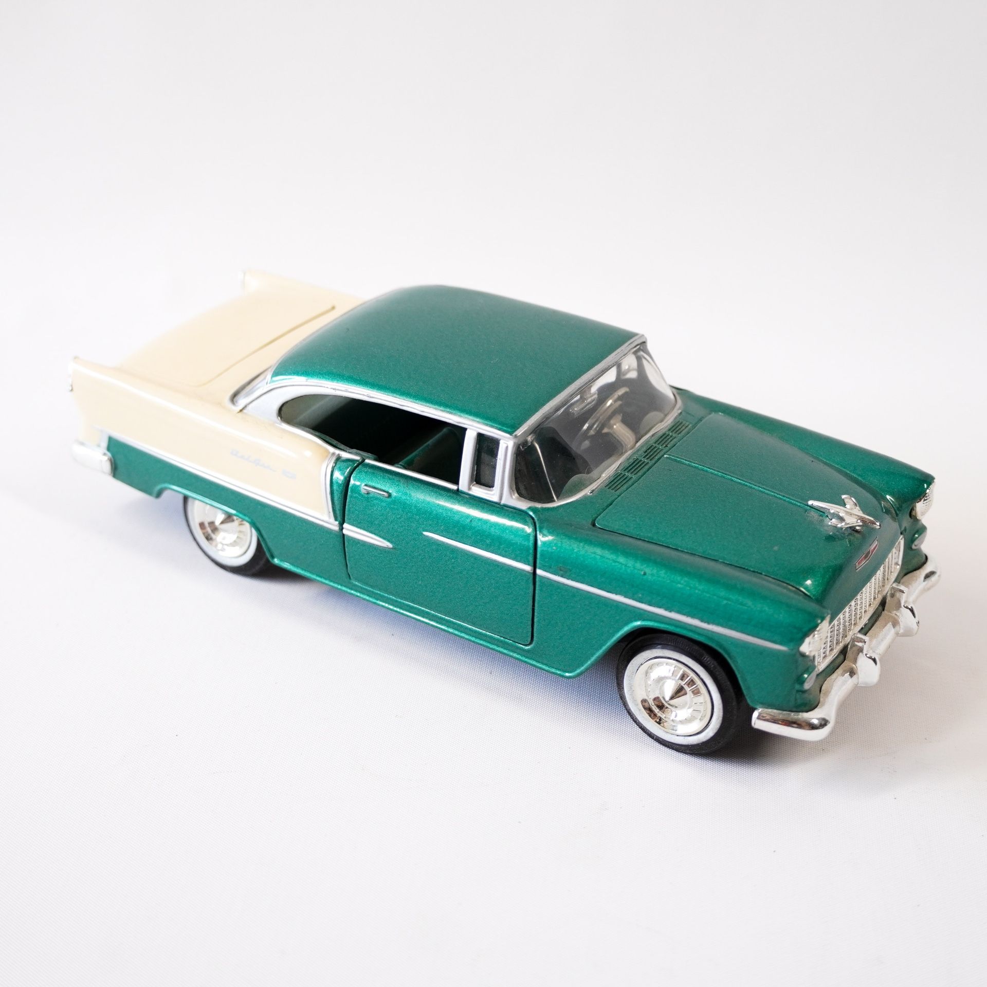 8" 1955 Chevy Bel Air Diecast Model Car Toy Scale 1/24
