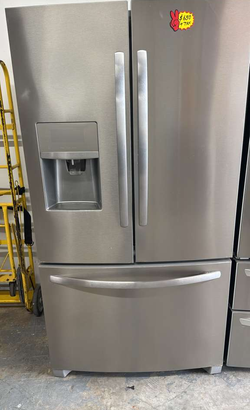 Brand Unknown French Door Fridge – Stainless, Ice & Water