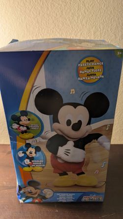 Disney Junior Mickey Mouse Hot Diggity Dance Mickey Feature Plush Stuffed Animal