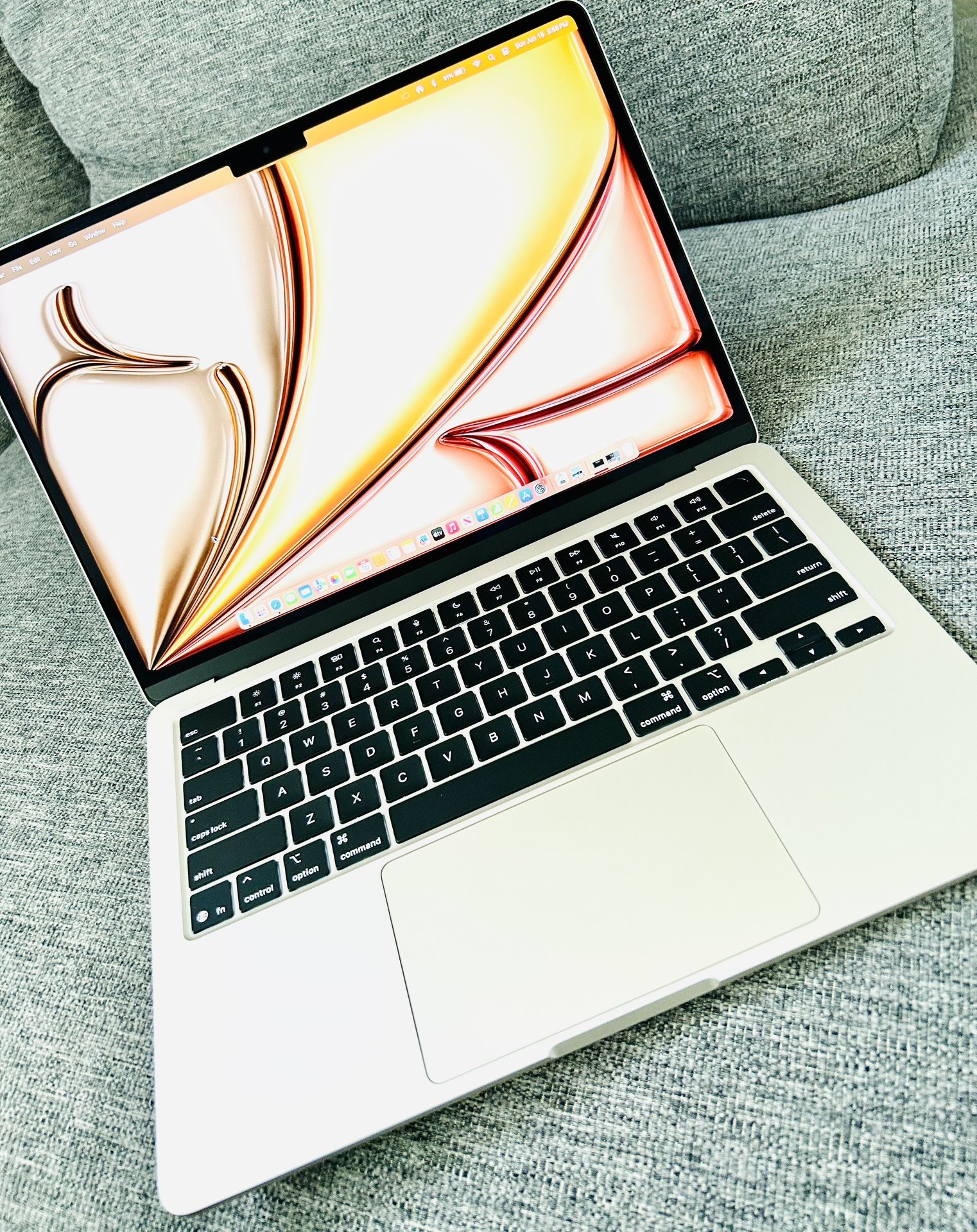 Apple MacBook Air 13-inch M4 Chip! 512GB, 16GB, Upgrade 10cpu/10gpu! 16 Core New Engine!! Apple Warranty Till 6/2026!! Brand New Just Open!