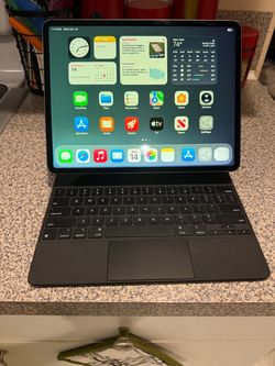 iPad Pro 12.9” WiFi+Cellular with Magic Keyboard!