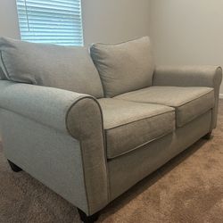 Saige Chenille Loveseat (New)