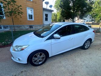 Ponle Ford focus 2012 SE sedan
