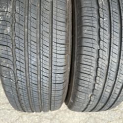 TWO USED TIRE 225/60R18 MICHELIN INSTALLATION AND BALANCING $100 Cash Only 