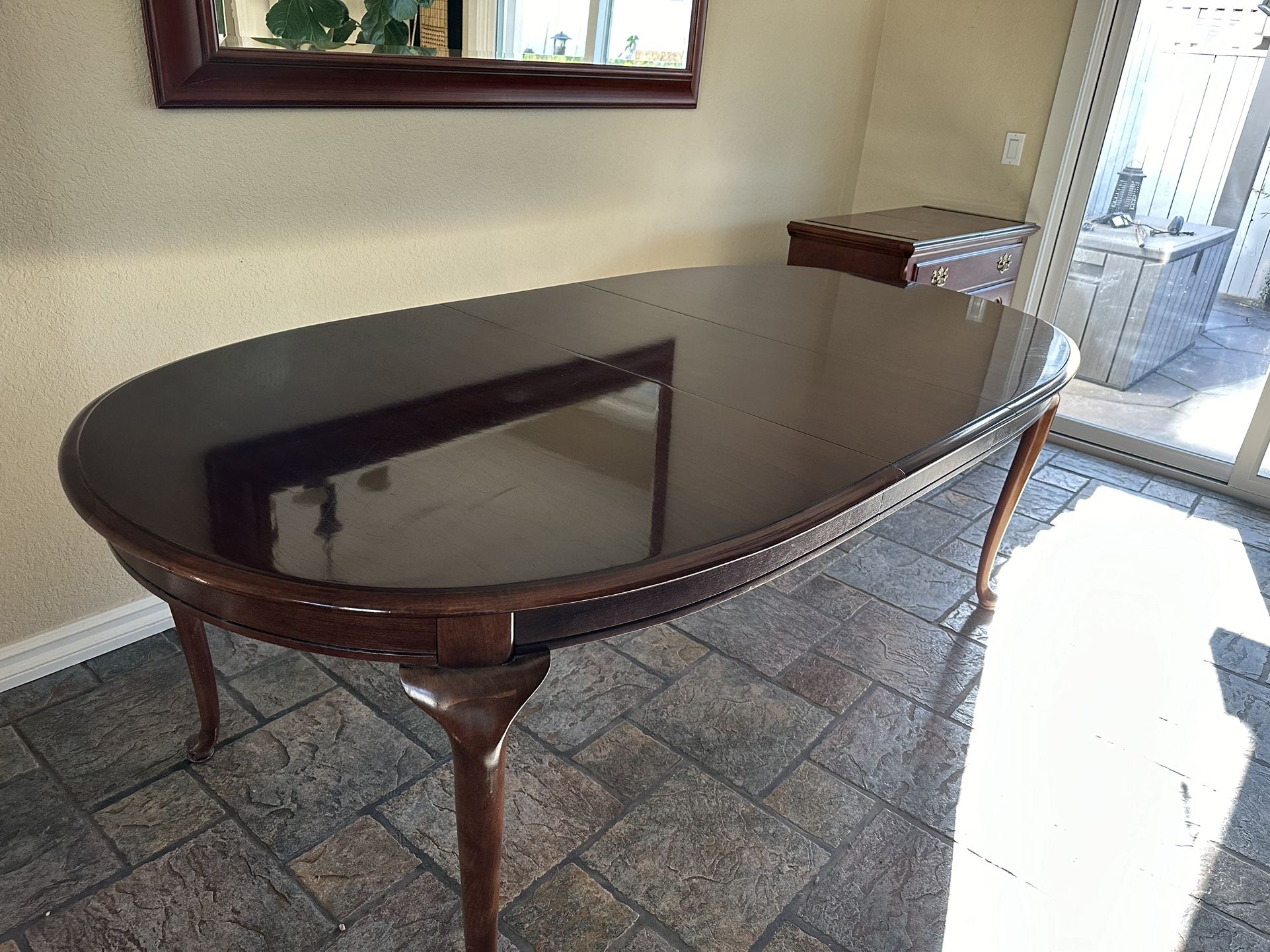Thomasville Winston Court Circa 1970’s Queen Anne Style Complete Dining Room set