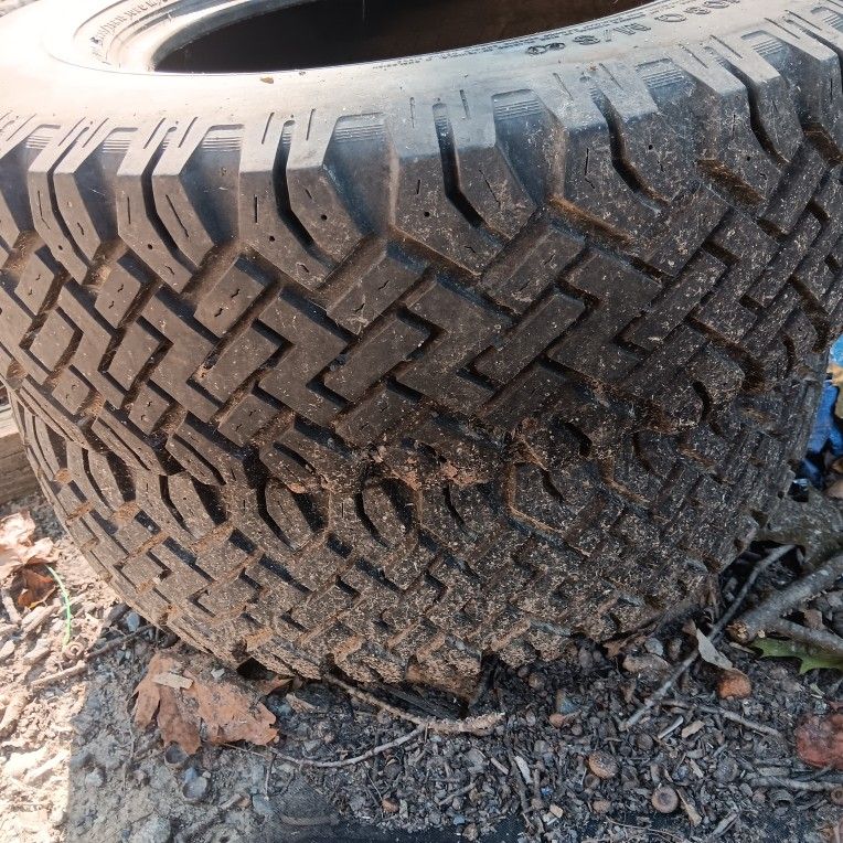 2. 235 75 15in Snow Tires That Can Be Studded