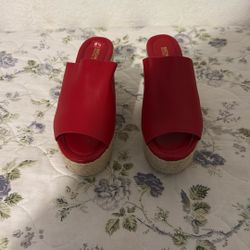 Beautiful Red Authentic Michael Kors Platform Heels Size 6.5