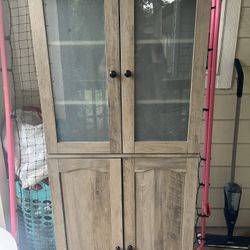 Amazing Moving Deal Great Condition Beautiful Hutch Cabinet 5 Feet 7 Hi 2 Feet I Length And Foot Deep 