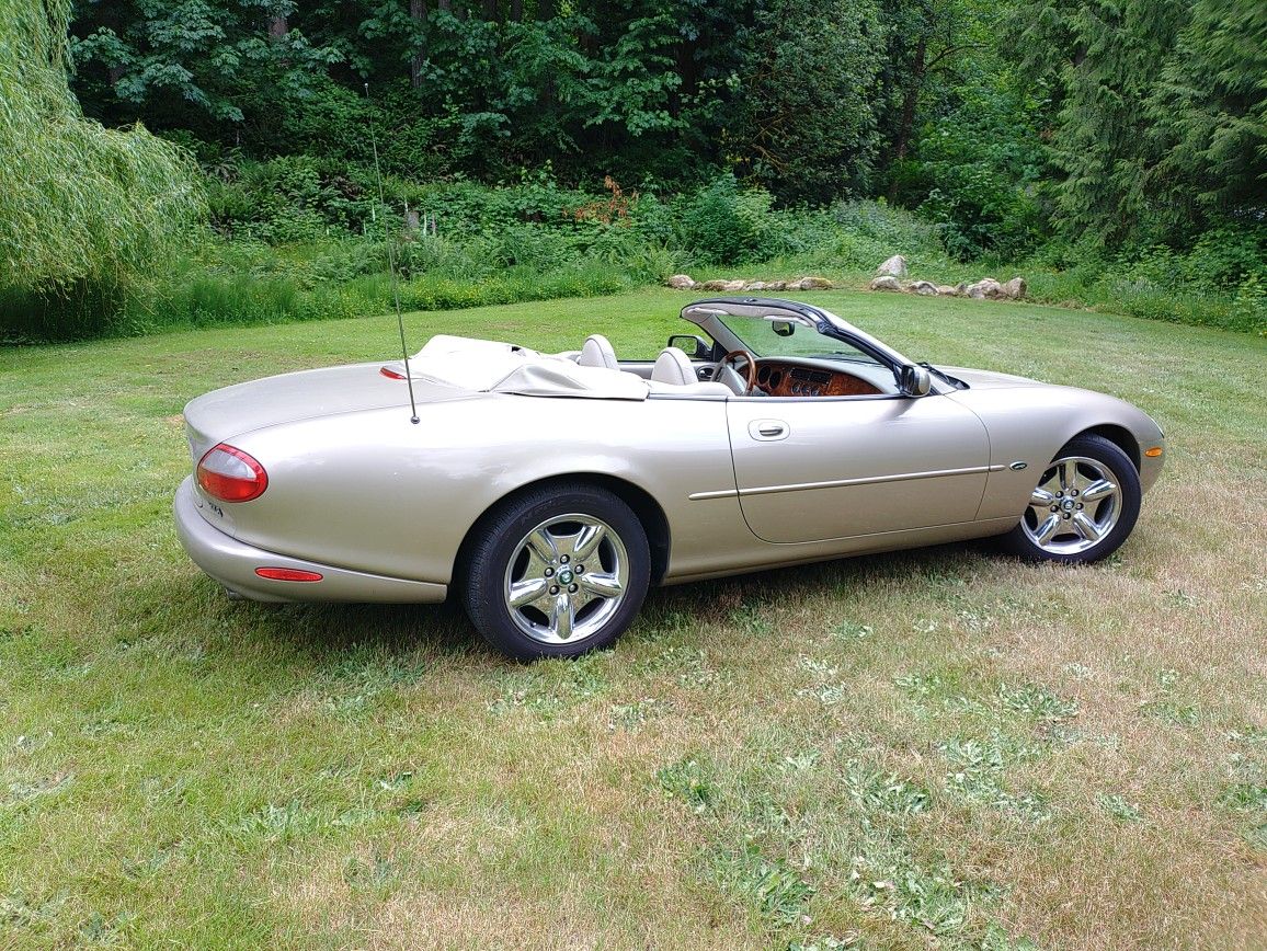 1997 Jaguar XK8
