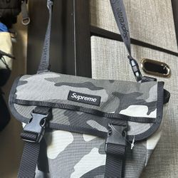 Supreme Mini Messenger Bag