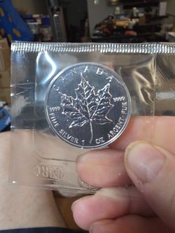1990 1 oz Canadian Silver Maple Leaf Coin (BU)