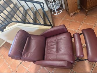 Power Recliner Burgandy