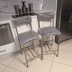 Two high Chairs for https://offerup.com/redirect/?o=Q291bnRlcnRvcHMuTmV3 .Never Used !