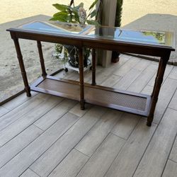 Beautiful Antique Coffee Table. Glass & Wood 🪵.