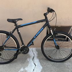 Trek 820 Mountain Bike