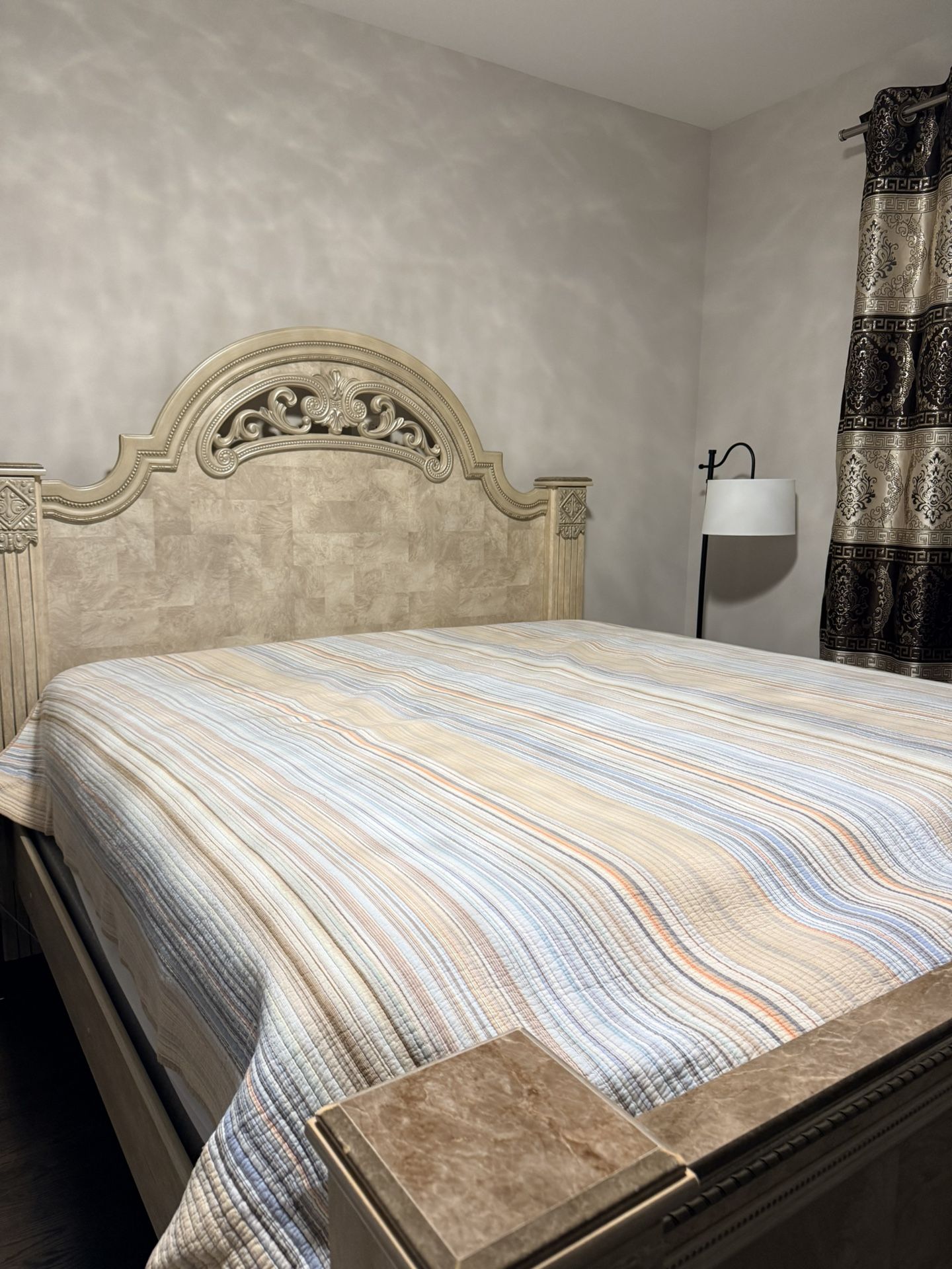 King Bed Frame With Storage ,Mattress Box Mirrored Vanity And 2 Side Tables