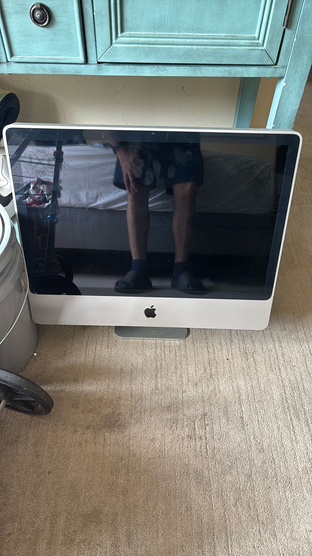 Apple Computer Screen