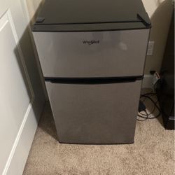 Whilpool Refrigerator