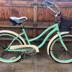 Girls Beach Cruiser Bike (Huffy)