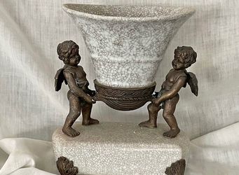 Antique Cherub Vase Centerpiece - Blanc Marine Boutique