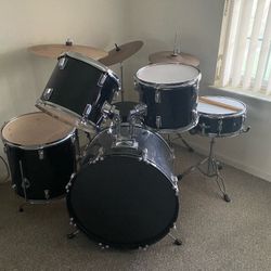 5 piece drum set with cymbals