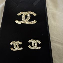 CC Broche And Earrings 