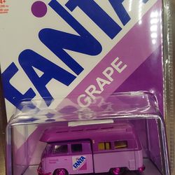 M2 Machines 2024 Fanta 1959 VW Double Cab Truck USA Chase 1 of 750