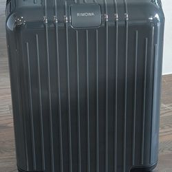 Rimowa Essential Lite Cabin Suitcase