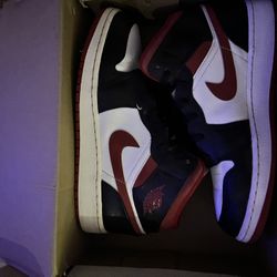 Gym red Jordan 1