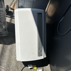 portable ac new never used de longi
