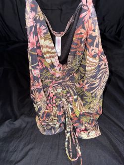 Xhilaration Tropical Floral Crop Top