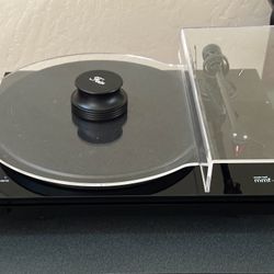 Music Hall MMF-3.3 turntable/record player 