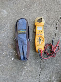 Used Fieldpiece SC76 Manual Ranging Clamp Meter with Case