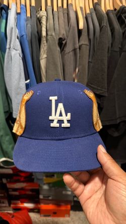 Jon Stan dodger la hat