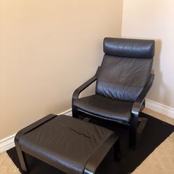 Reclined Chair + Footrest