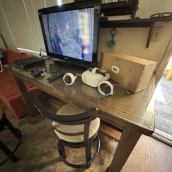 Ps4, Toshiba TV And Meta Quest 2 Bundle
