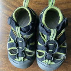 Keen Sandals Size 8