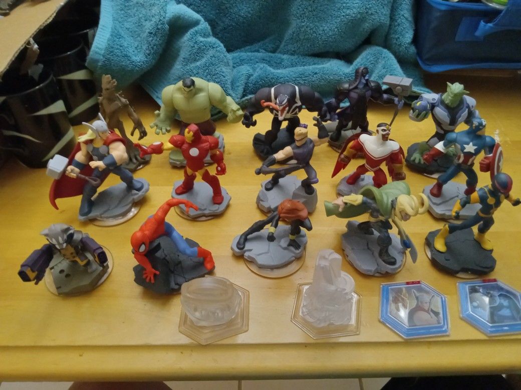 Infinity Figure Lot