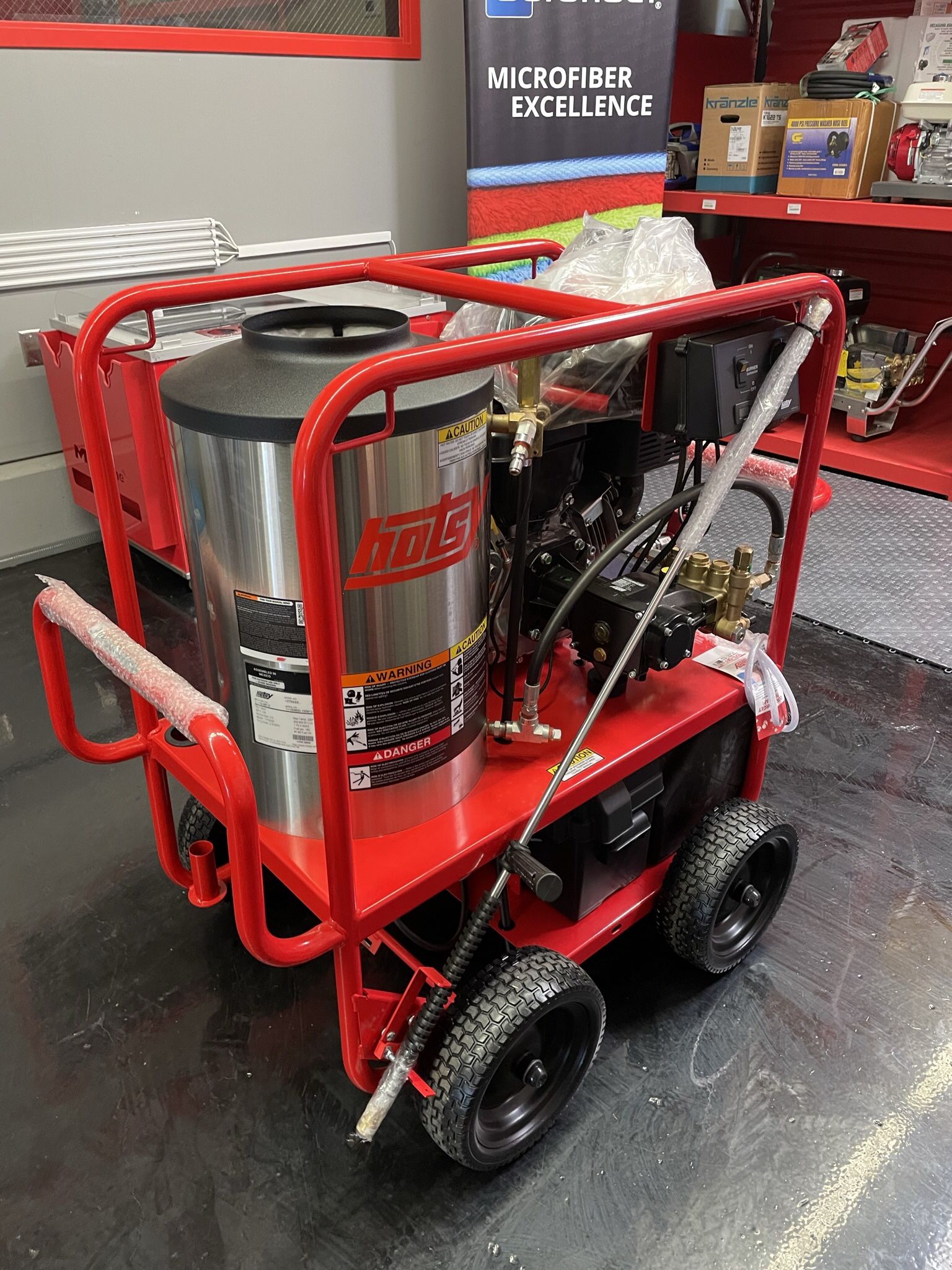 Hotsy 1075SSE Gas Engine Hot Water Pressure Washer