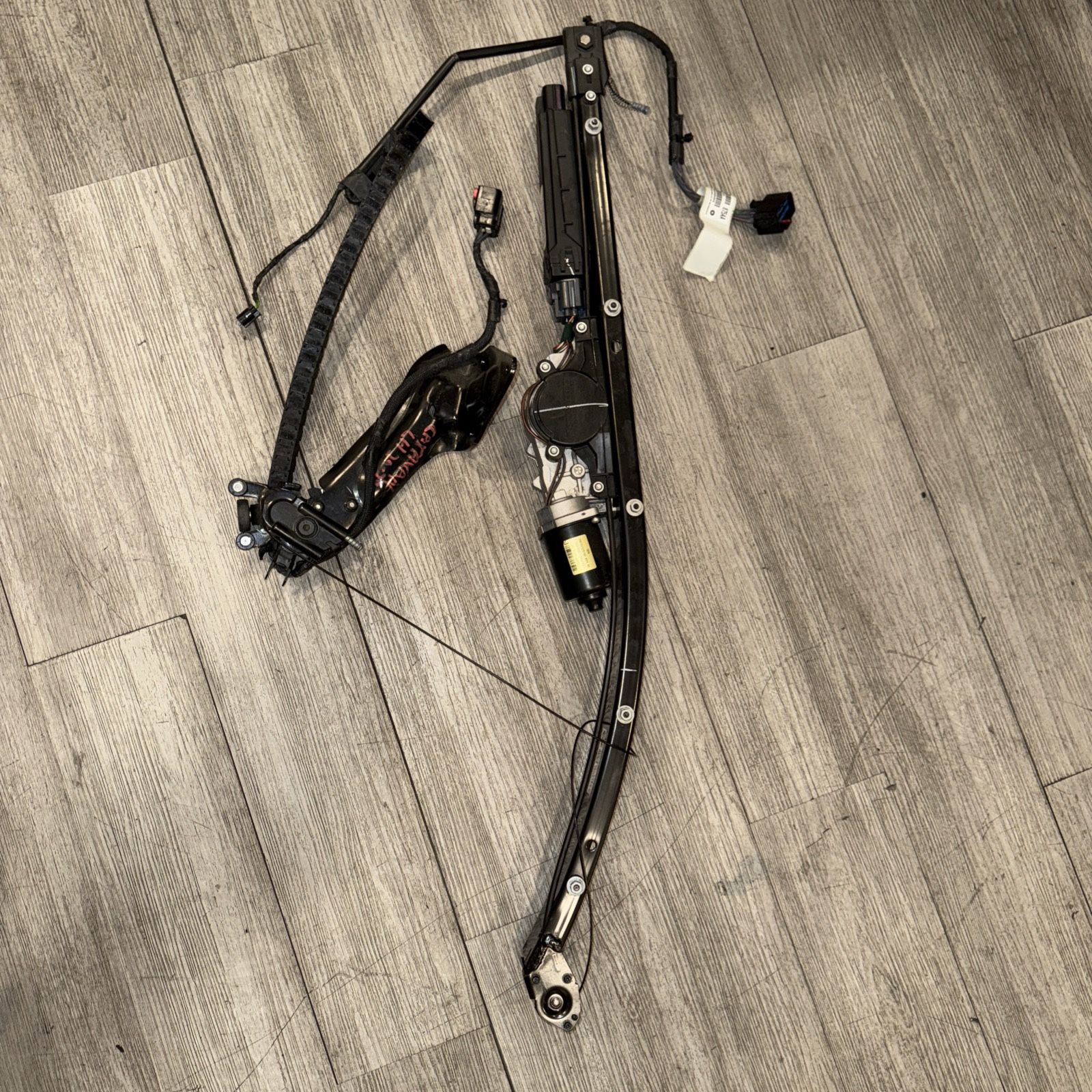 2018-2020 DODGE CARAVAN REAR LEFT SIDE POWER SILDING DOOR CONTROL MODULE OEM