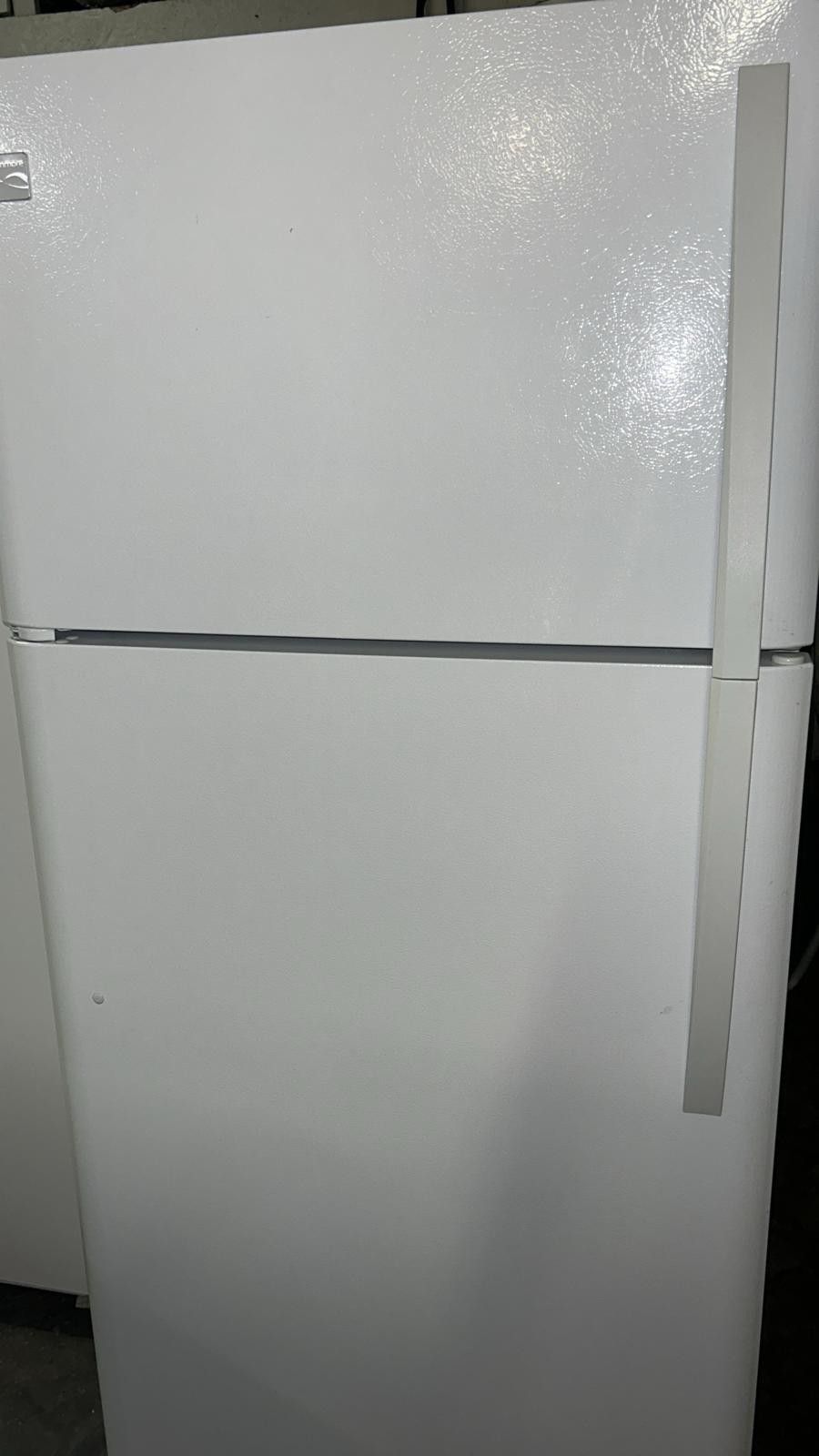 Kenmore Top-Freezer Refrigerator 