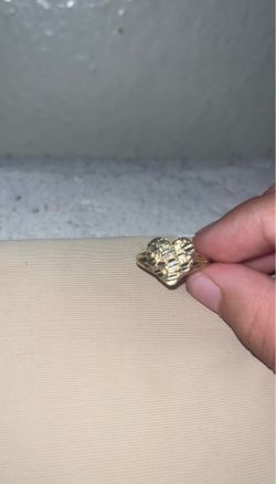 10k heart nugget ring (size 7)