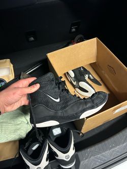 Nike Inflict 3 size 9
