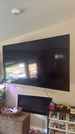 86” tv LG tv with wall mount