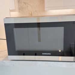 Selling This Microwave 