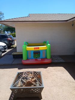 Indoor Bouncer w/ Built-in Pump