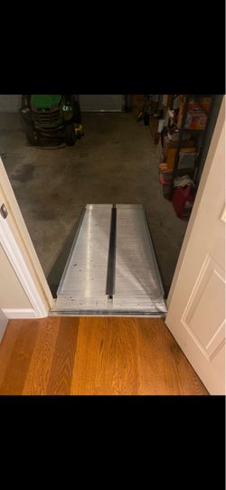 Folding Aluminum Wheelchair Ramp