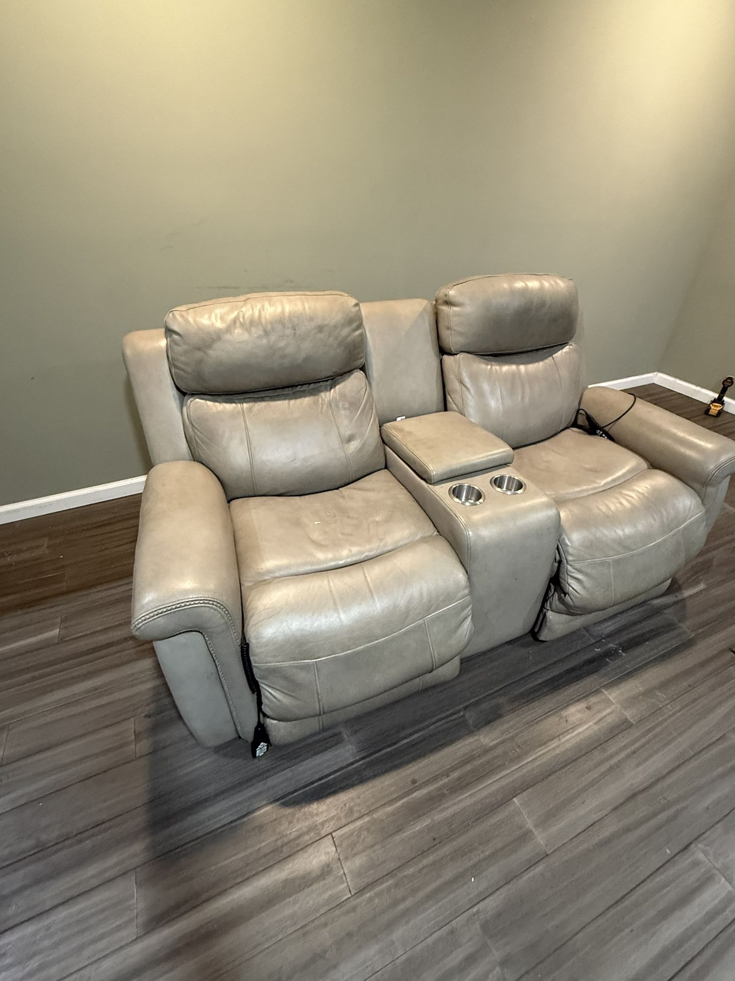 Reclining sofa
