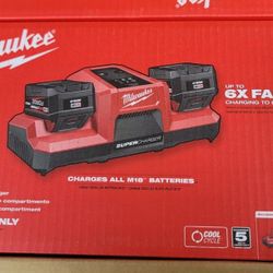 M18 18V Dual Bay Simultaneous Super Charger